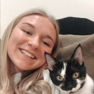 Meet your Posher, Halee